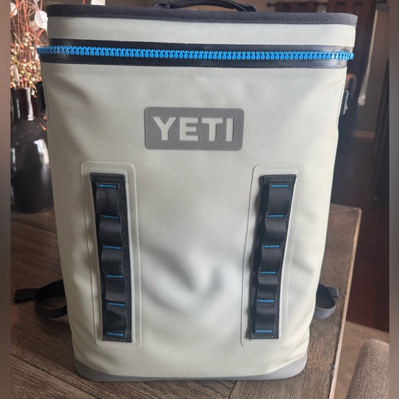 Yeti Hopper Backflip Cooler + Yeti Sidekick Dry - Picture 9 of 9